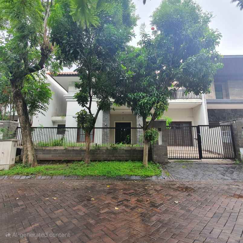 dijual rumah graha family