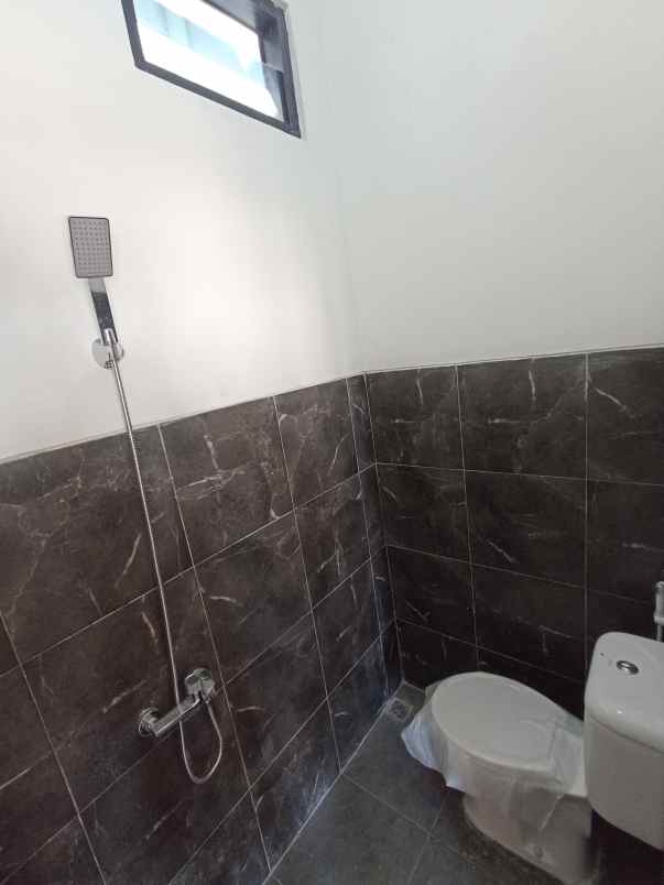 dijual rumah grand arjuna village