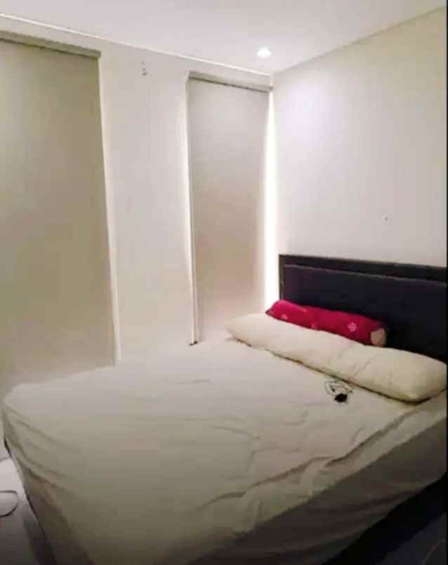 dijual rumah grand pakuwon