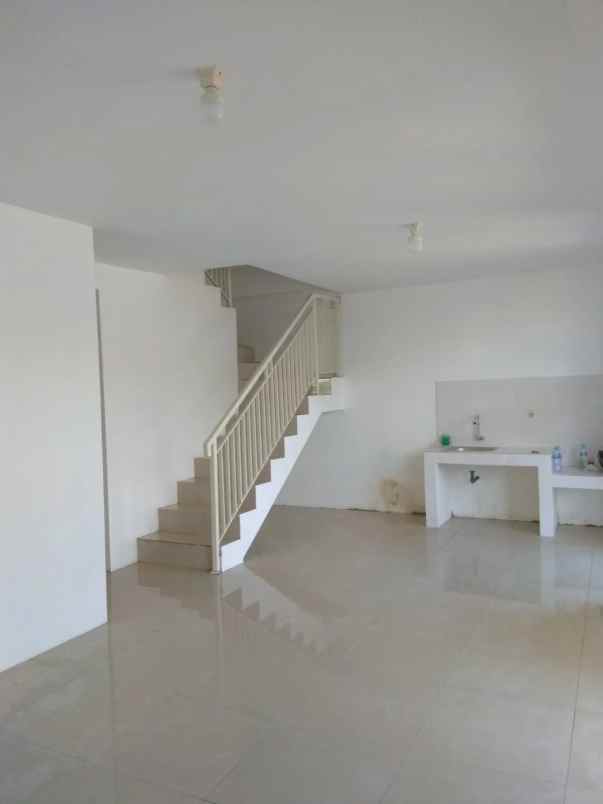 dijual rumah green florencia calla