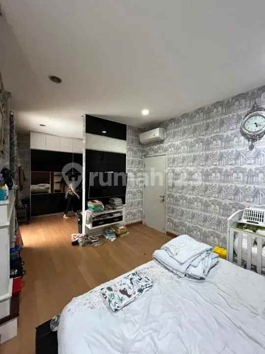 dijual rumah green lake city cluster