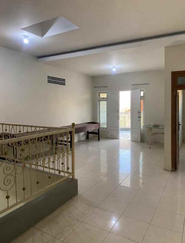 dijual rumah gresik kota baru