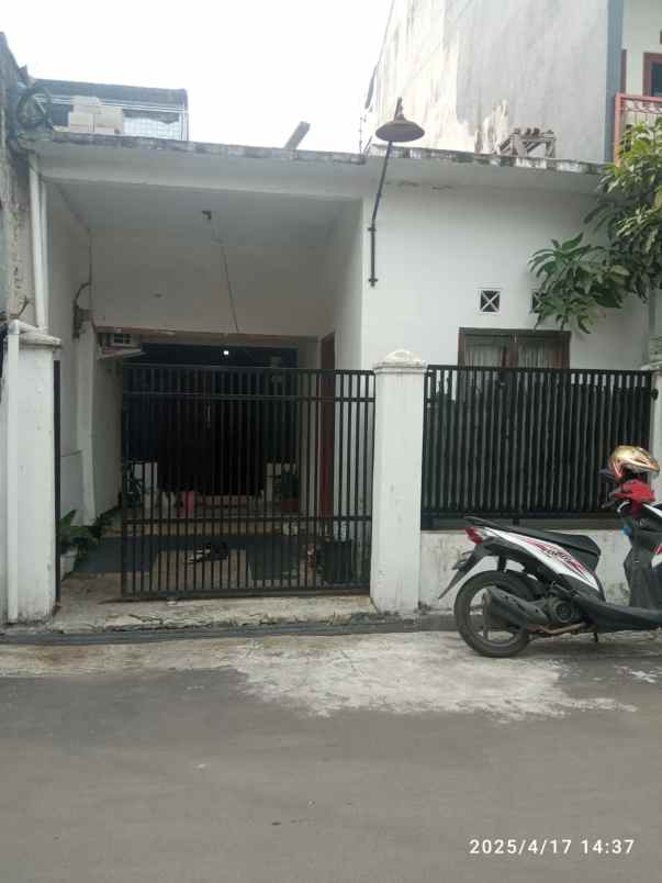 dijual rumah griya cempaka arum