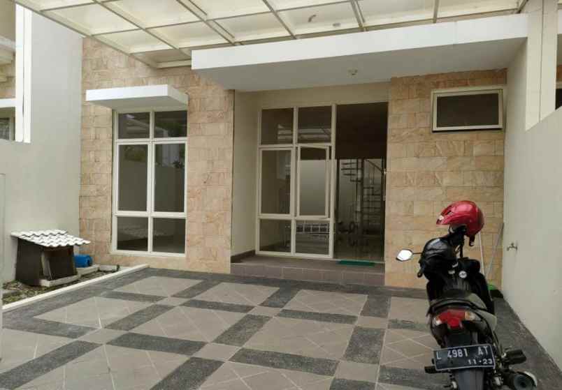 dijual rumah griya galaxy rungkut