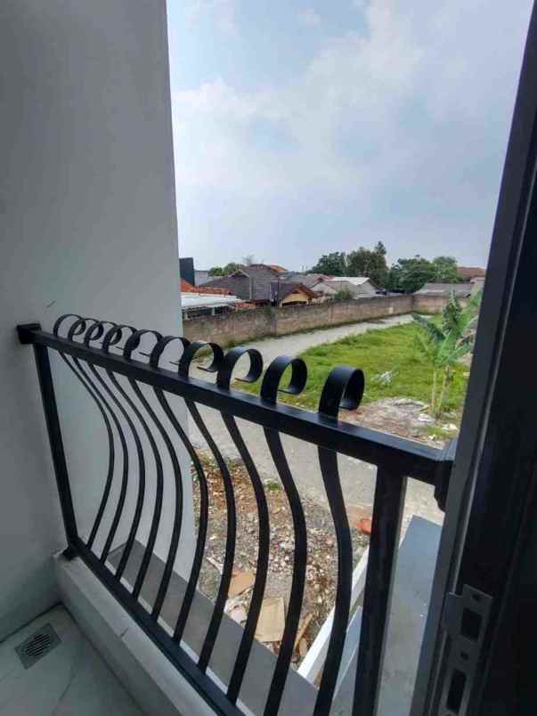 dijual rumah grogol