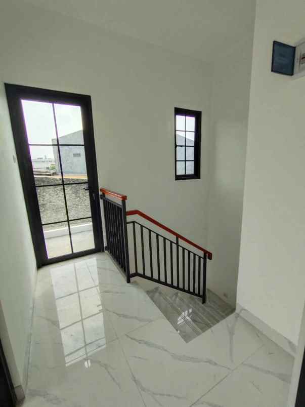 dijual rumah grogol