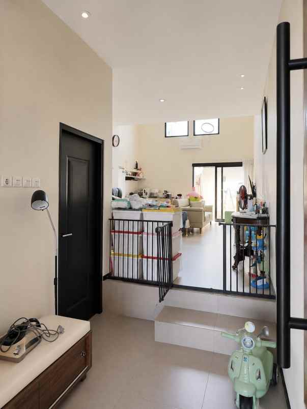 dijual rumah gunung anyar tambak modern