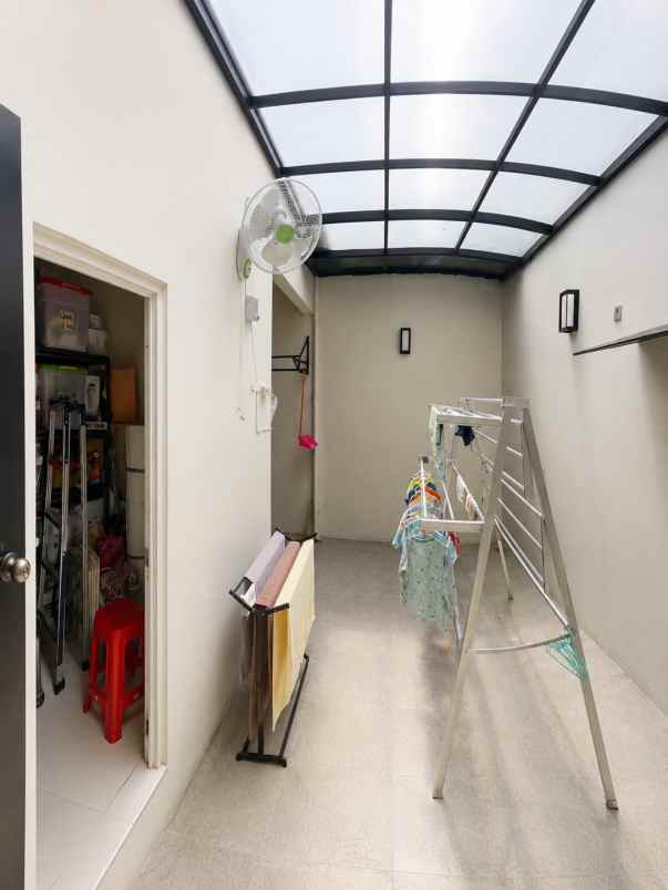 dijual rumah gunung anyar tambak modern