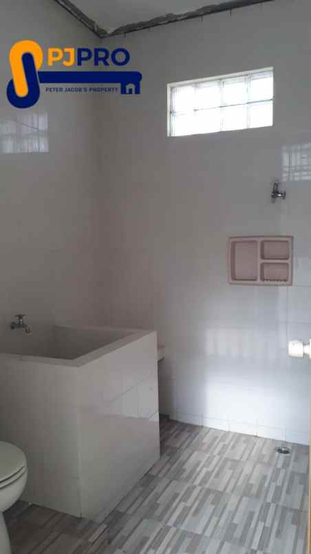 dijual rumah harapan indah