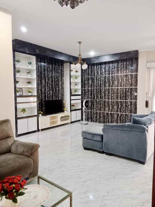 dijual rumah harapan indah