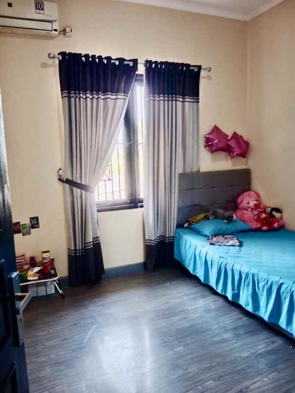 dijual rumah harapan indah