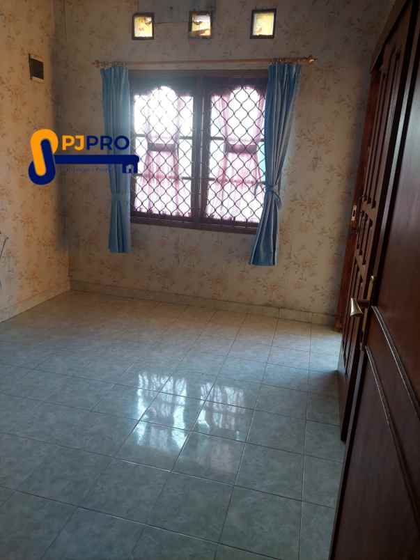 dijual rumah harapan indah