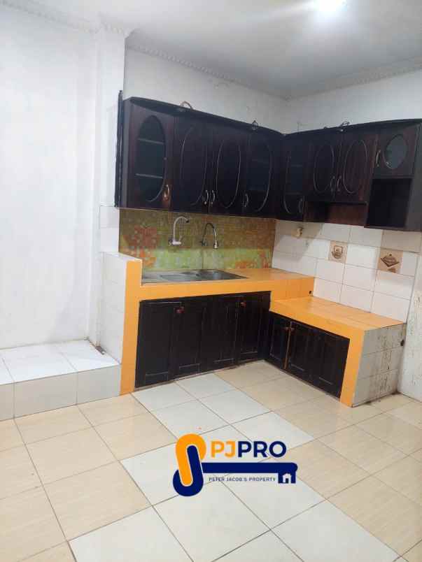 dijual rumah harapan indah
