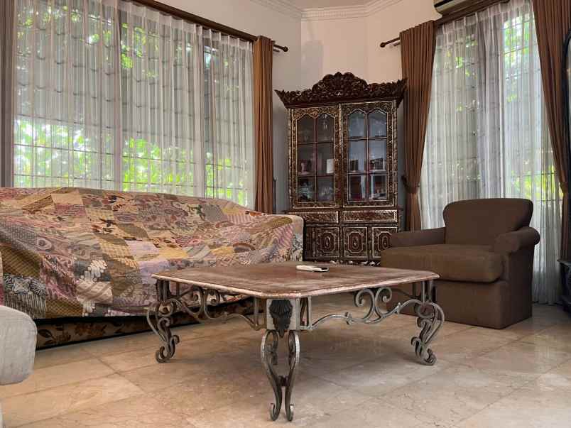 dijual rumah hook mewah di tomang jakarta barat