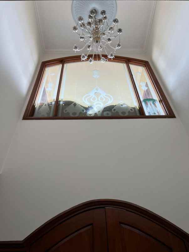 dijual rumah hook mewah di tomang jakarta barat