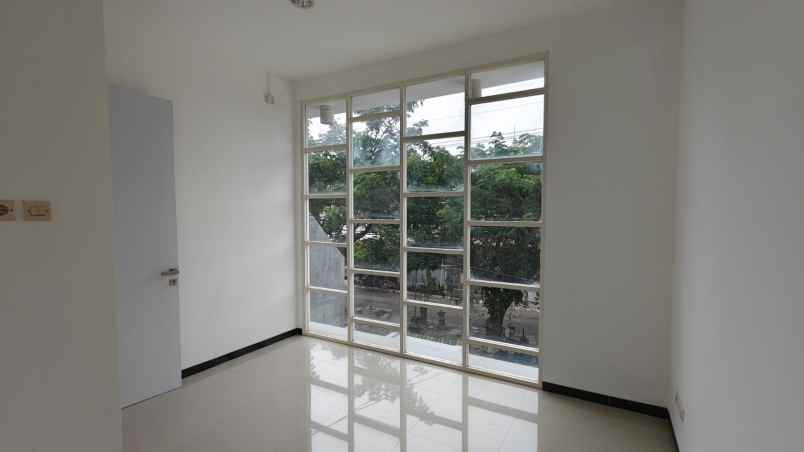 dijual rumah istana mentari