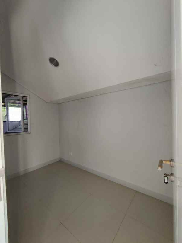 dijual rumah jakarta garden city