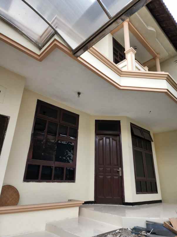 dijual rumah jalan pinus asri