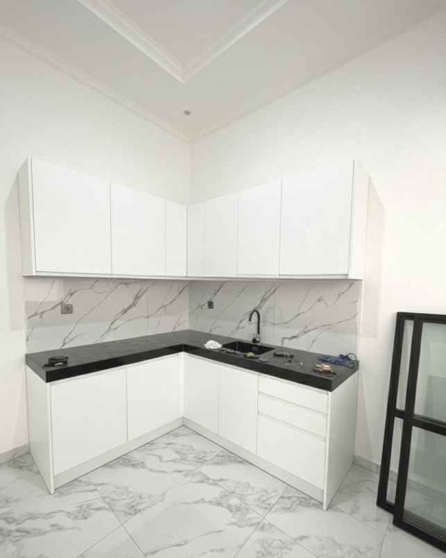 dijual rumah jalan raya cendrawasih