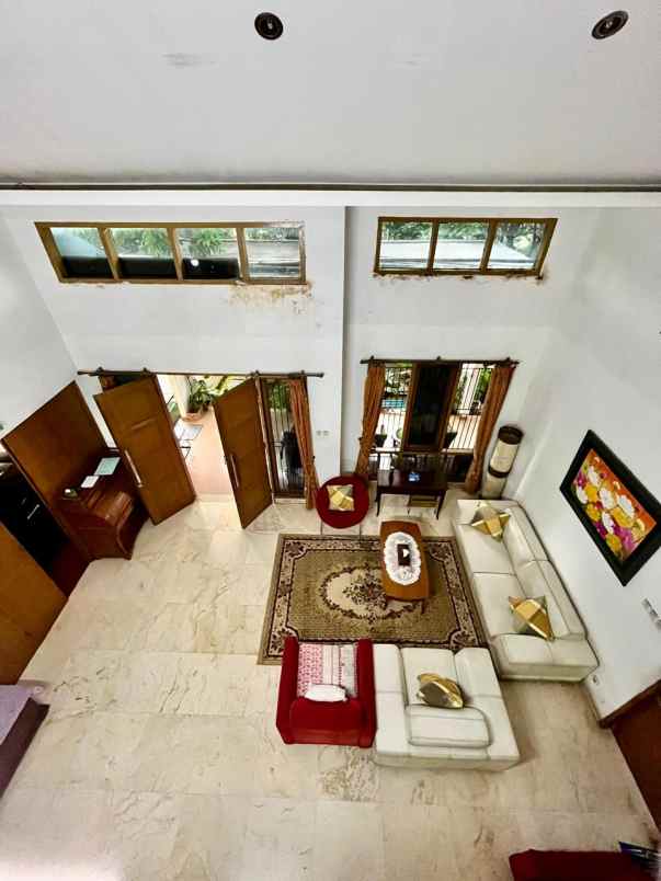 dijual rumah jalan raya jagakarsa