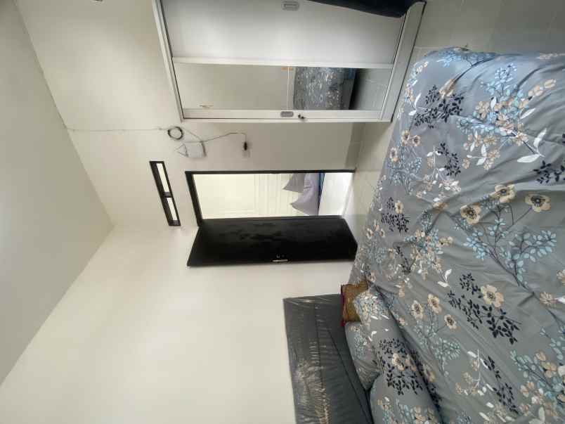 dijual rumah jalan raya megu cisoka