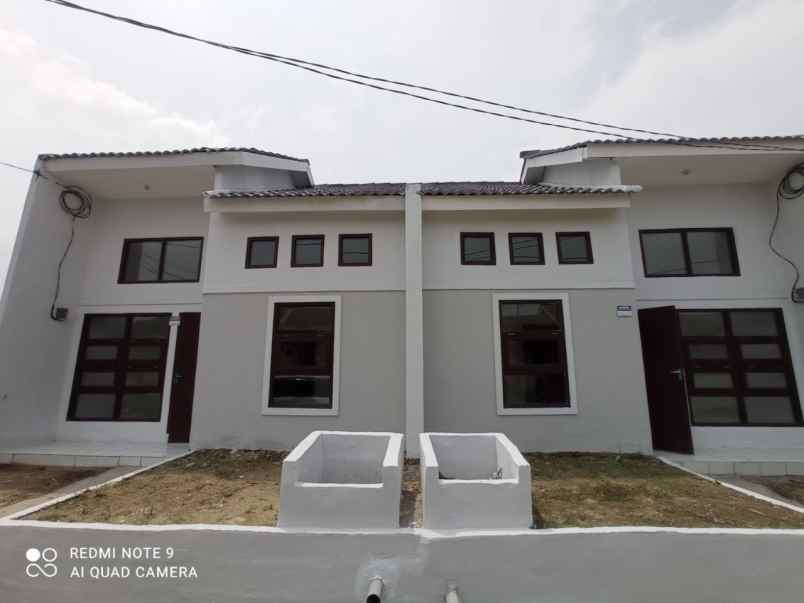 dijual rumah jalan raya megu cisoka