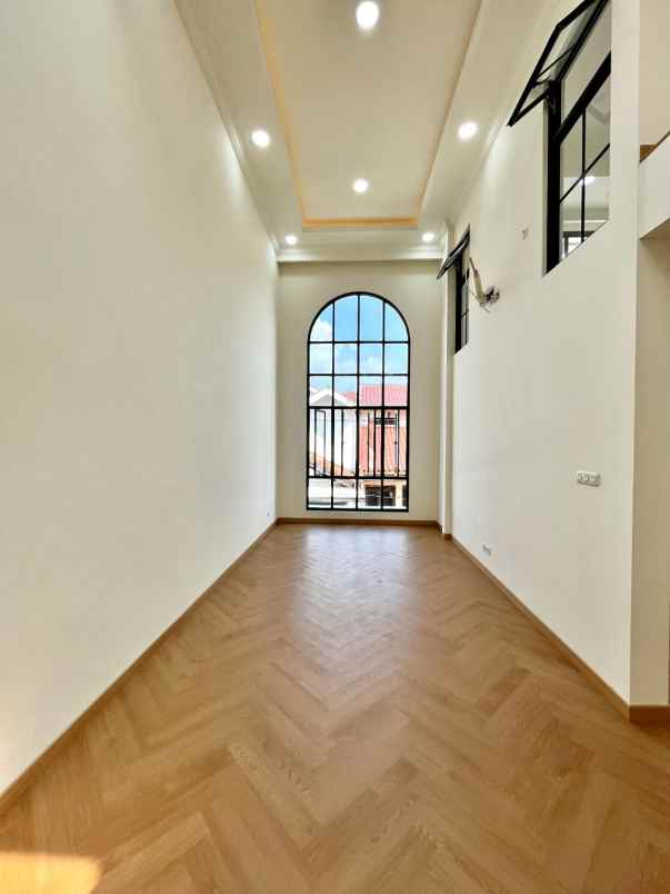 dijual rumah jalan raya pondok pinang