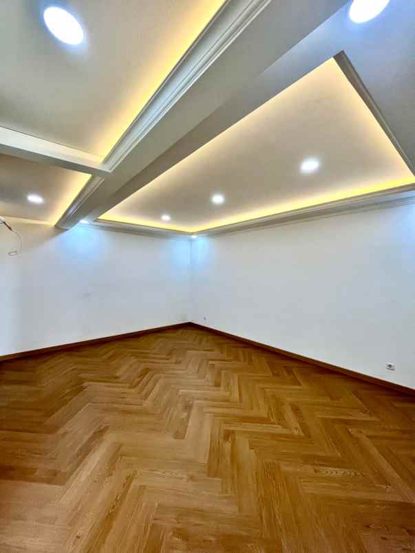 dijual rumah jalan raya pondok pinang