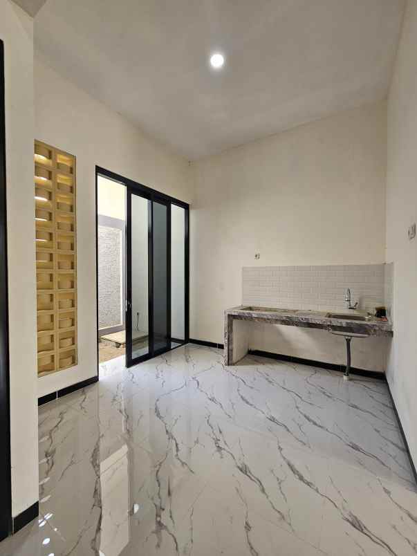 dijual rumah jalan raya sawangan bojongsari