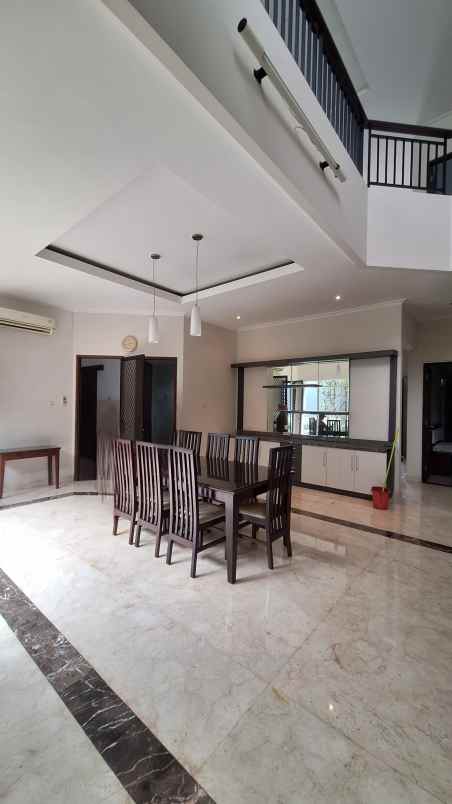 dijual rumah jalan satelit indah