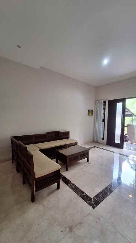 dijual rumah jalan satelit indah