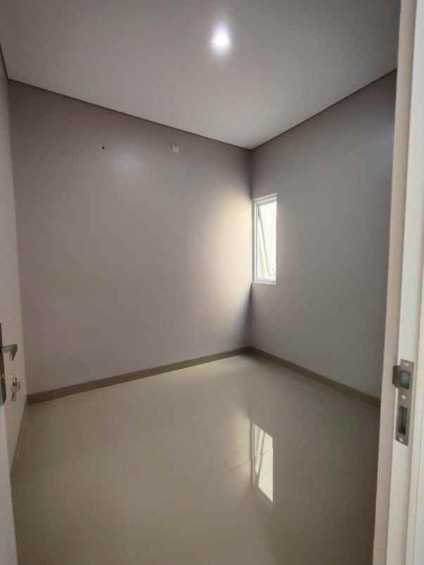 dijual rumah jatiraden