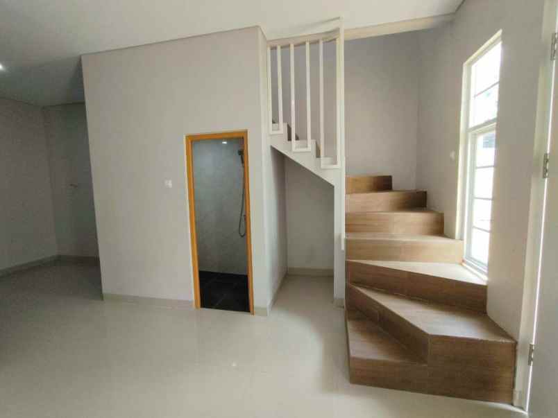 dijual rumah jatiraden