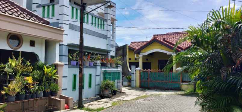 dijual rumah jl aswarman