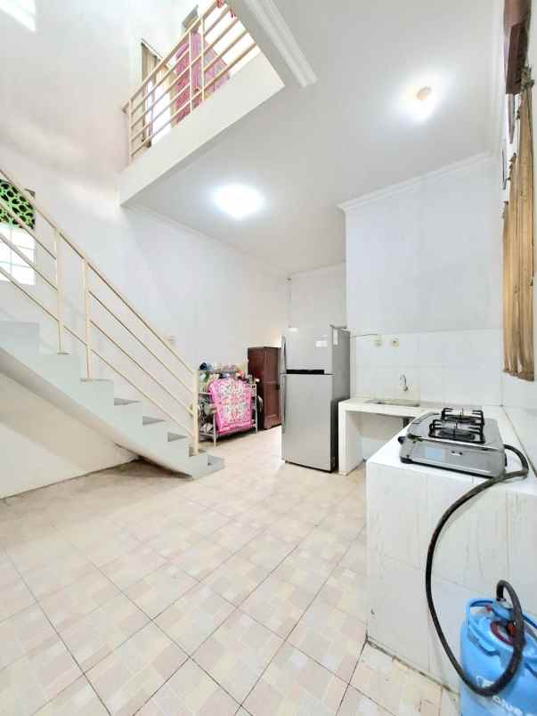 dijual rumah jl aswarman