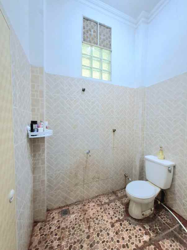 dijual rumah jl aswarman