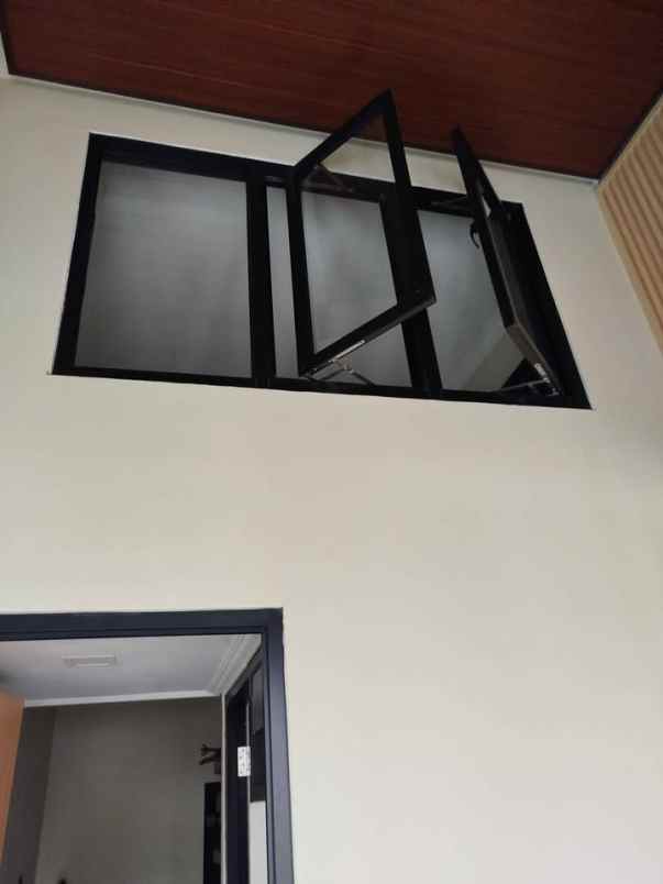 dijual rumah jl bunga vinolia lowokwaru