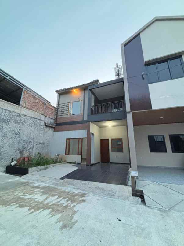 dijual rumah jl buni