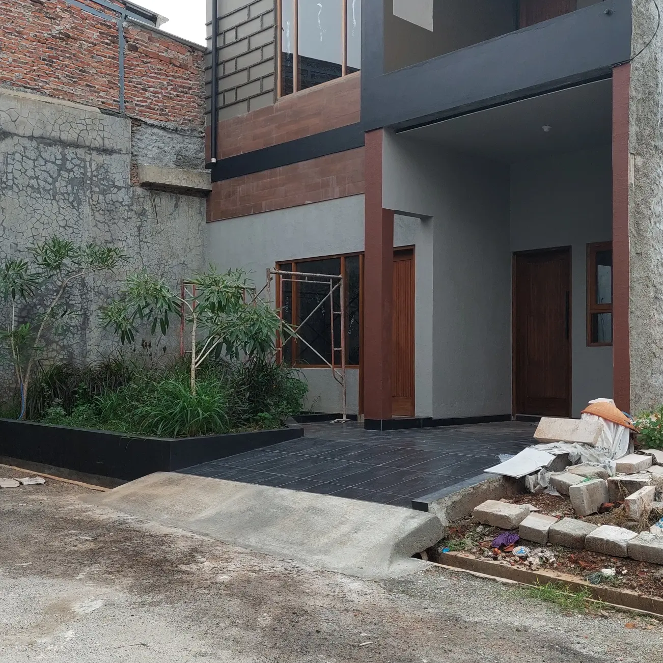 dijual rumah jl buni