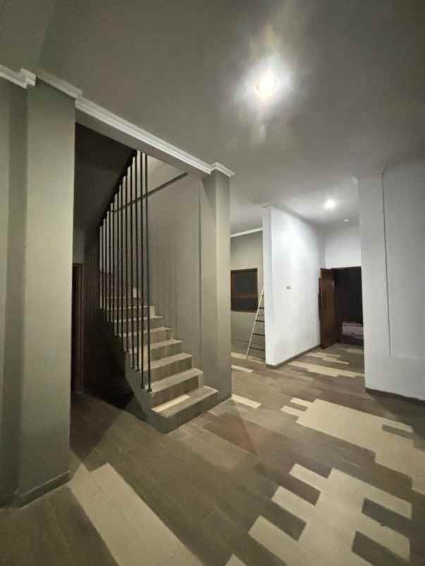 dijual rumah jl buni