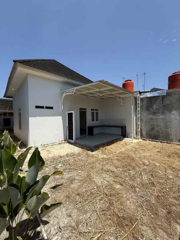 dijual rumah jl inpres