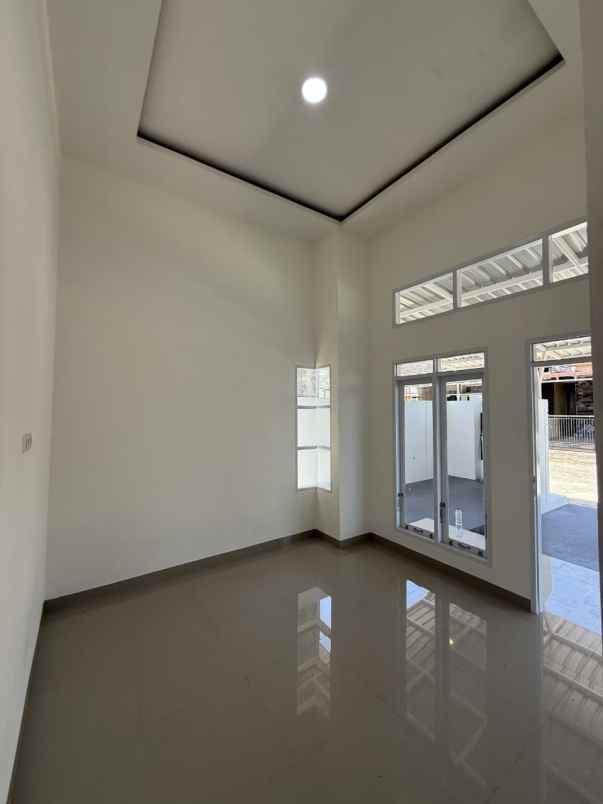 dijual rumah jl inpres