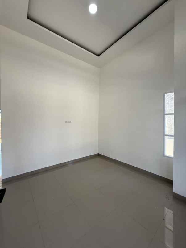 dijual rumah jl inpres