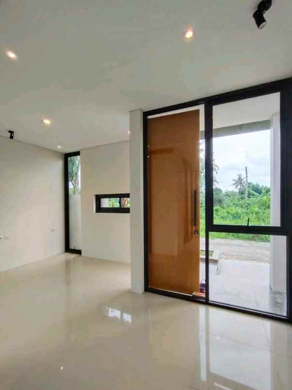 dijual rumah jl kaliurang km 11