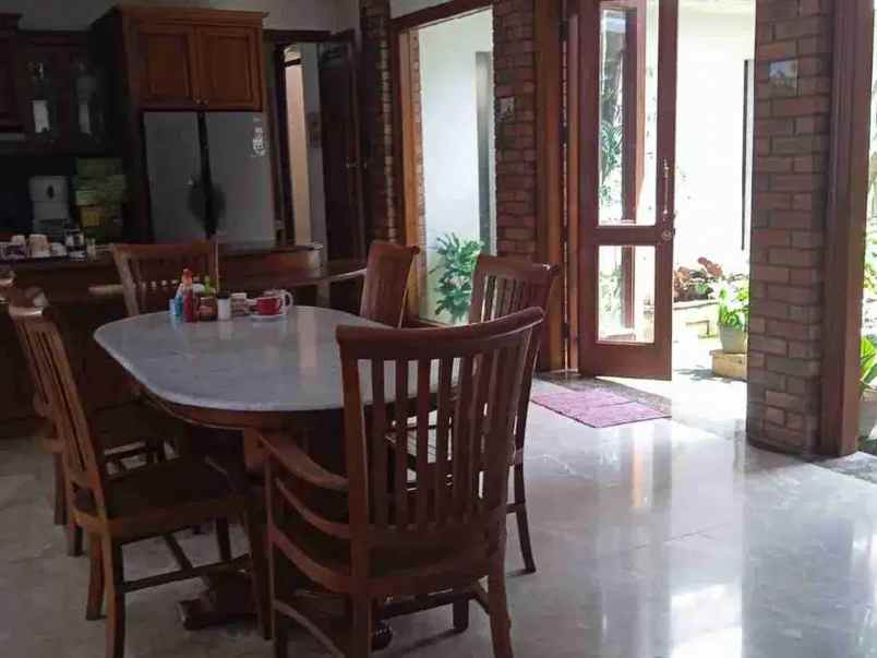 dijual rumah jl kemang kec mampang