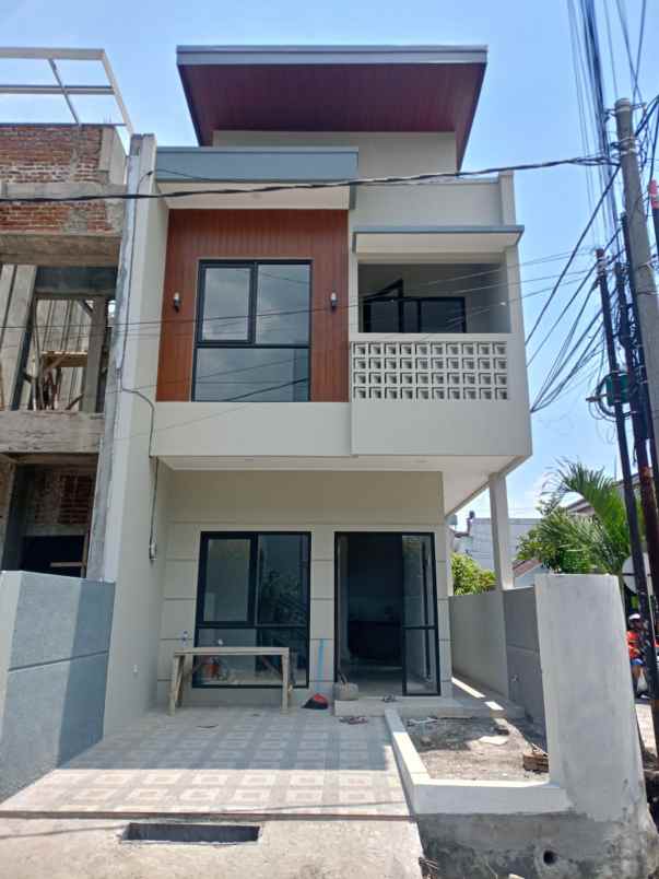 dijual rumah jl kiara sari