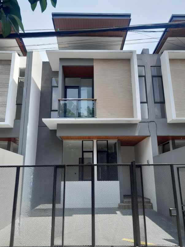 dijual rumah jl leuwisari leuwipanjang