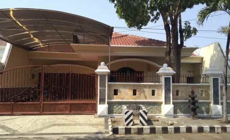 dijual rumah jl manyar kartika menur