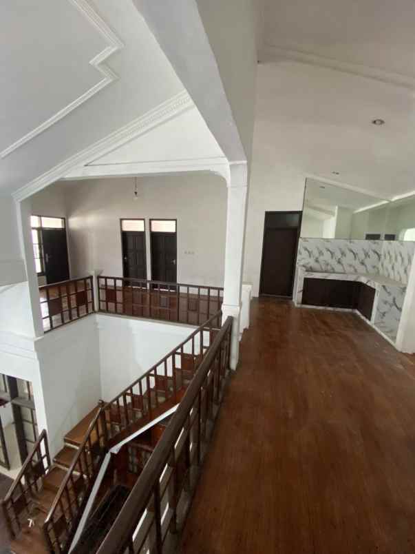 dijual rumah jl melati raya