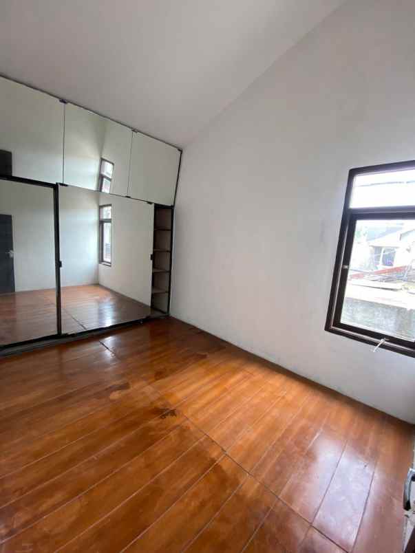 dijual rumah jl melati raya